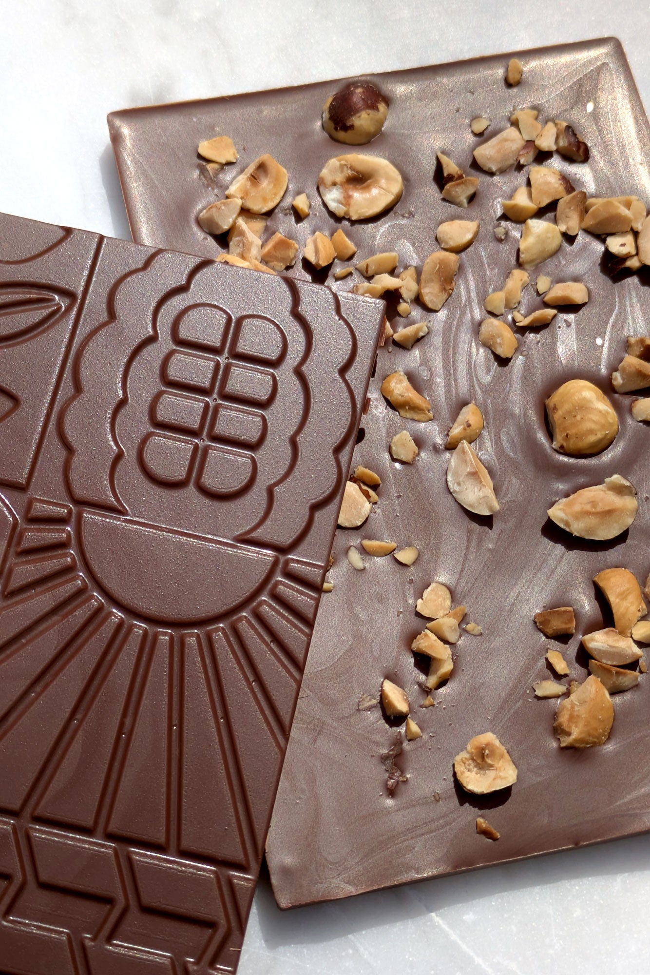 Chocolat au lait Bajo Mira aux noisettes